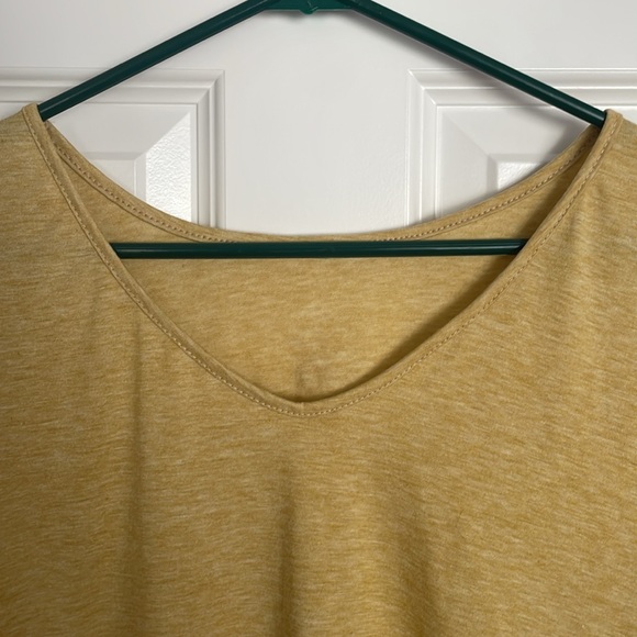 Yellow Heather Scoop Neck Short Sleeve Tee Shirt - Picture 2 of 3